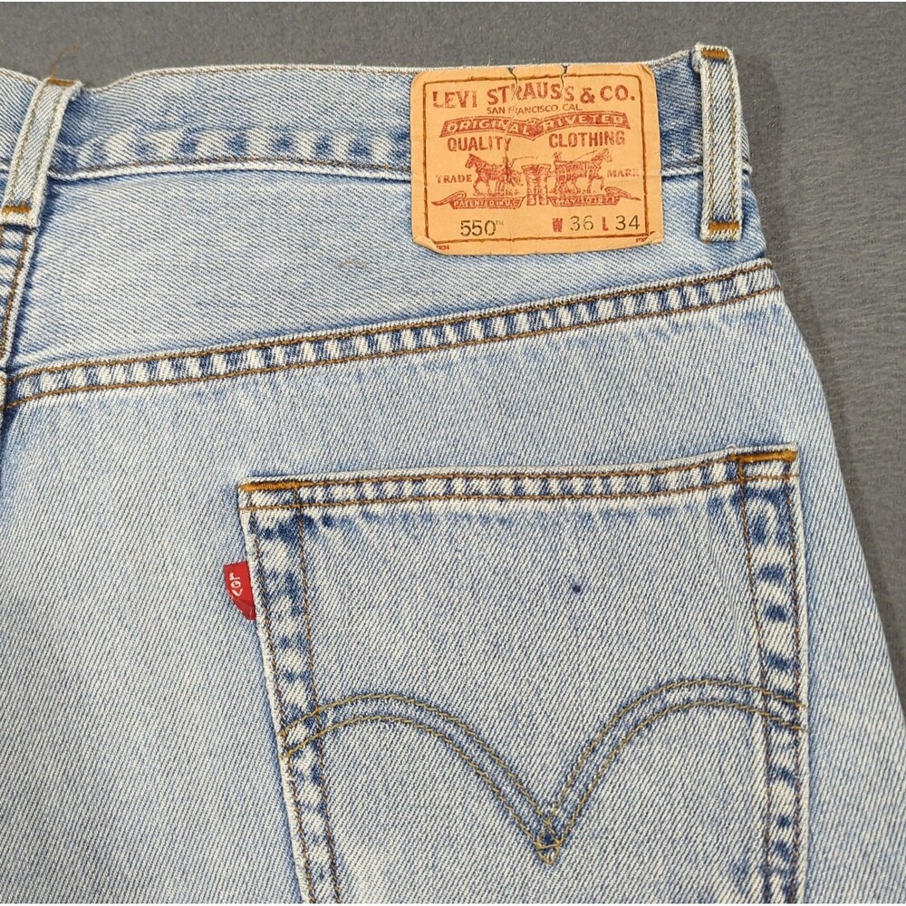 Levi's VTG Jeans Men's 36x34 Fits 35x32 Blue 550 Relaxed Fit Tapered Leg Y2K